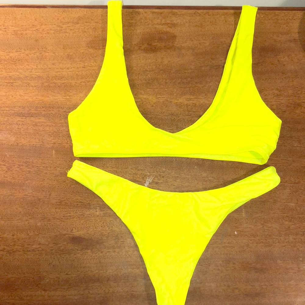Neon yellow bikini set